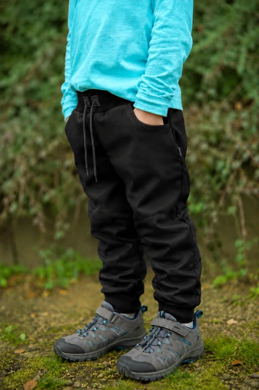 Elastické softshell nohavice klasik čierne
